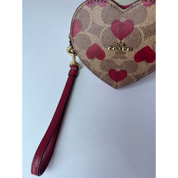 Coach Heart Print With Signature Coin Case Wristlet - Picture 2 of 5